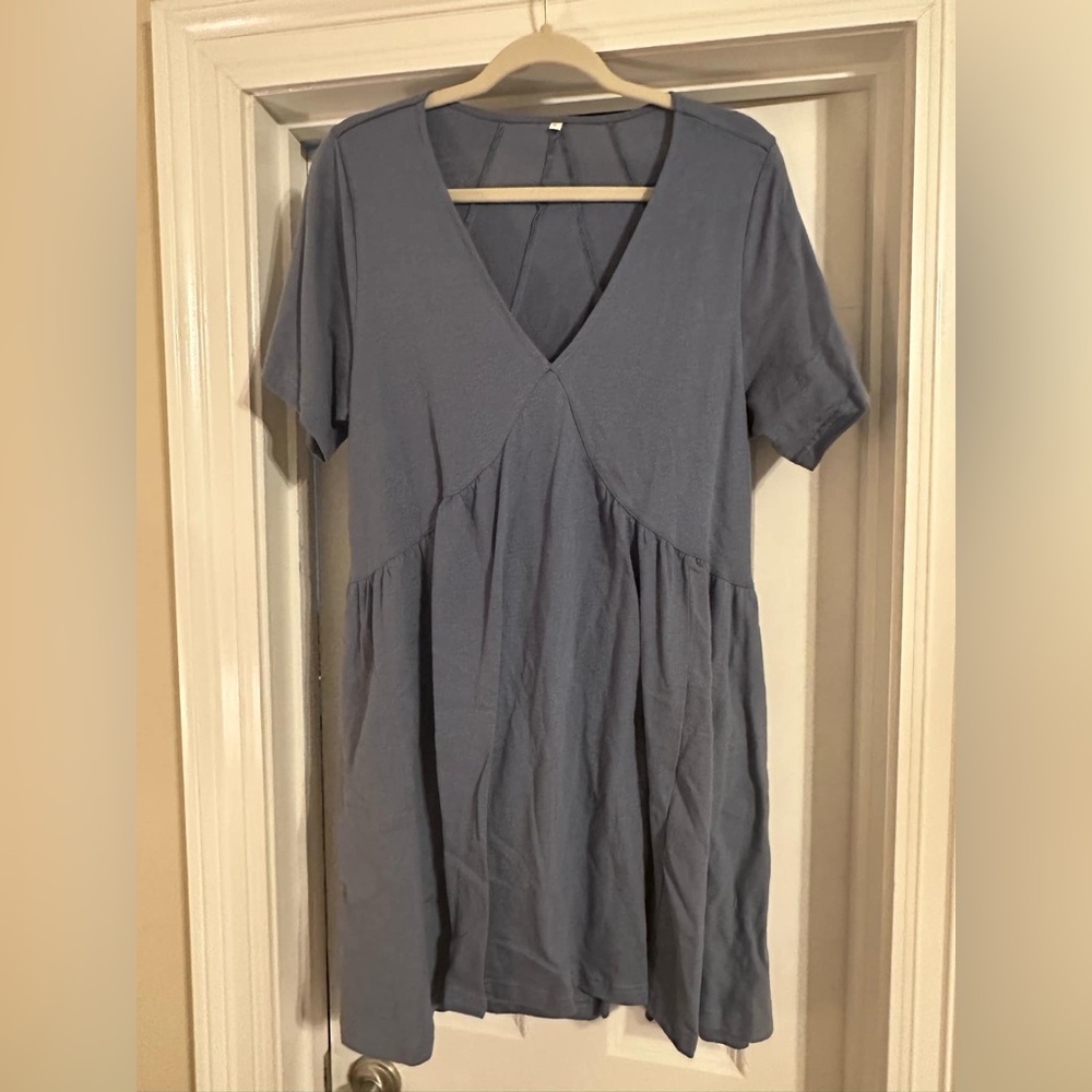 Elegant Blue V-Neck Dress